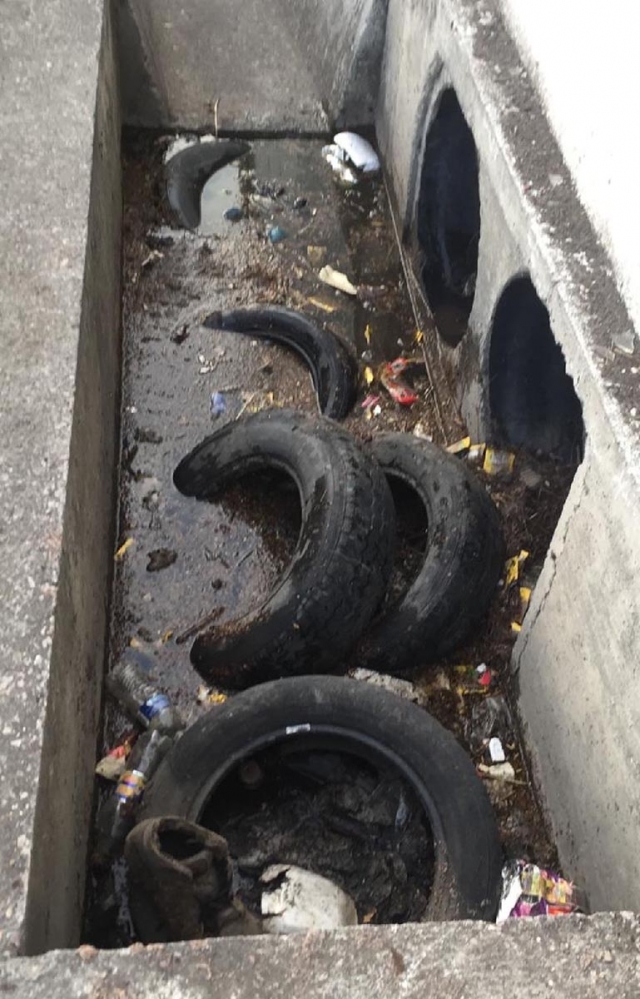 La contaminación afecta a vecinos de la zona, que reciben fétidos olores.