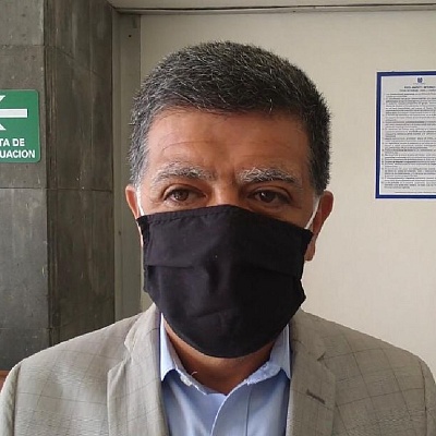 Pendiente, vacunación al personal médico de hospitales privados Raúl Anaya resaltó que por ahora la prioridad es vacunar a los adultos mayores de 60 años y al personal médico de primera línea del sector salud.